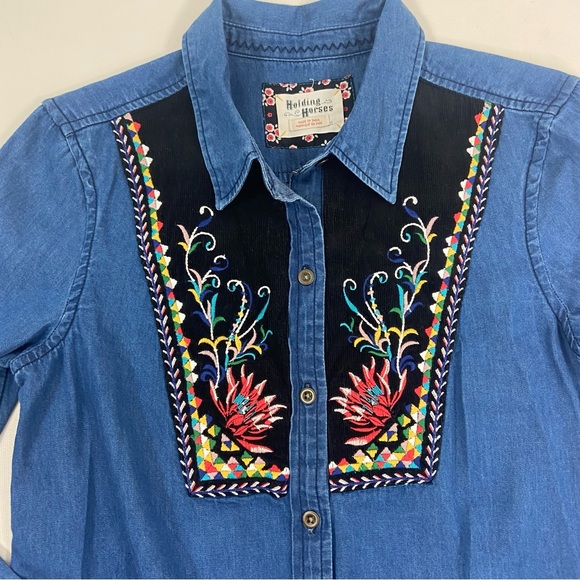 Holding Horses Anthropologie denim corduroy floral embroidered top tunic. Size 0 - Picture 2 of 10